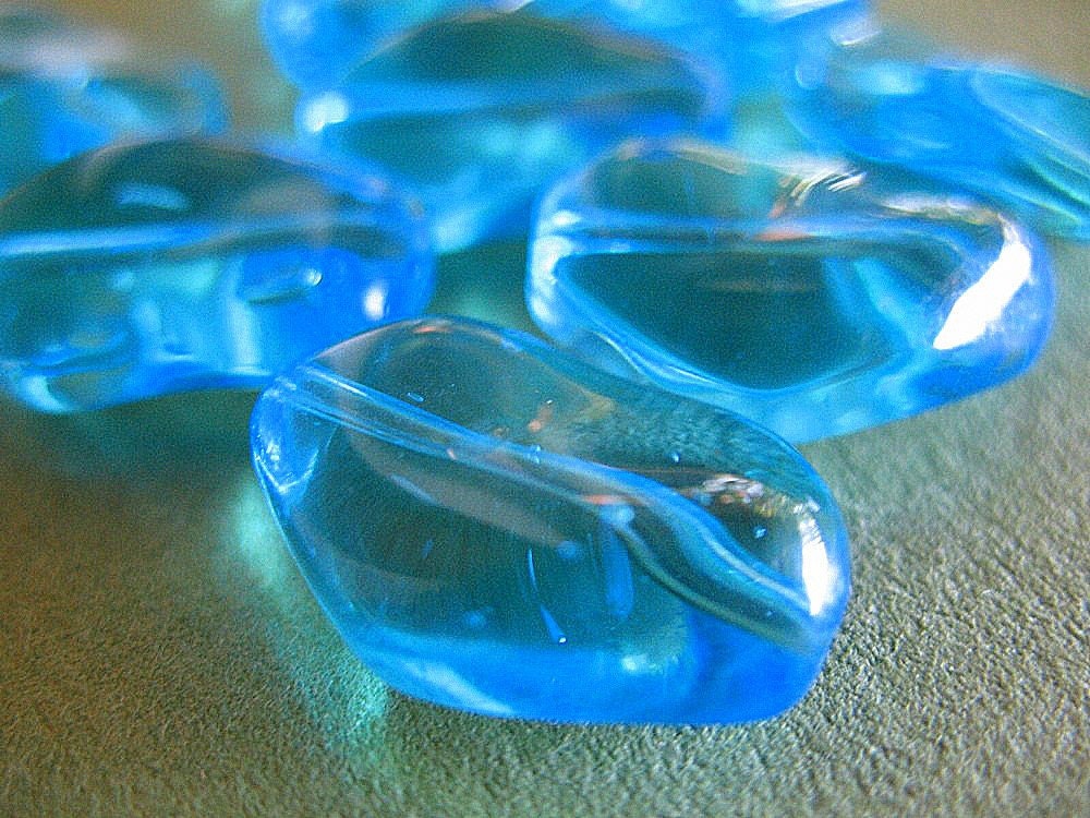 Turquoise Wavy Glass Oval Beads