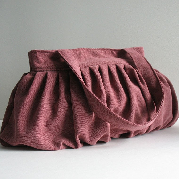 Pleated shoulder bag in deep dusty pink