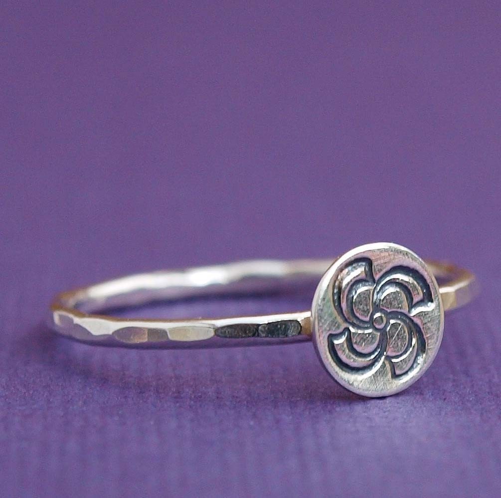 SALE - Sterling Silver Ring -Size 7- double heart or pinwheel