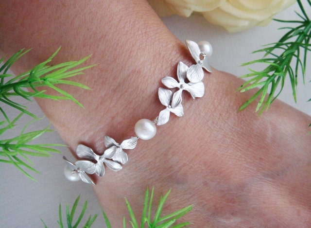 Wire wrapped Pearl Orchid Necklace, Dainty Bridesmaids Jewelry, STERLING Silver, Bridal Jewelry, Maid of Honor Necklace