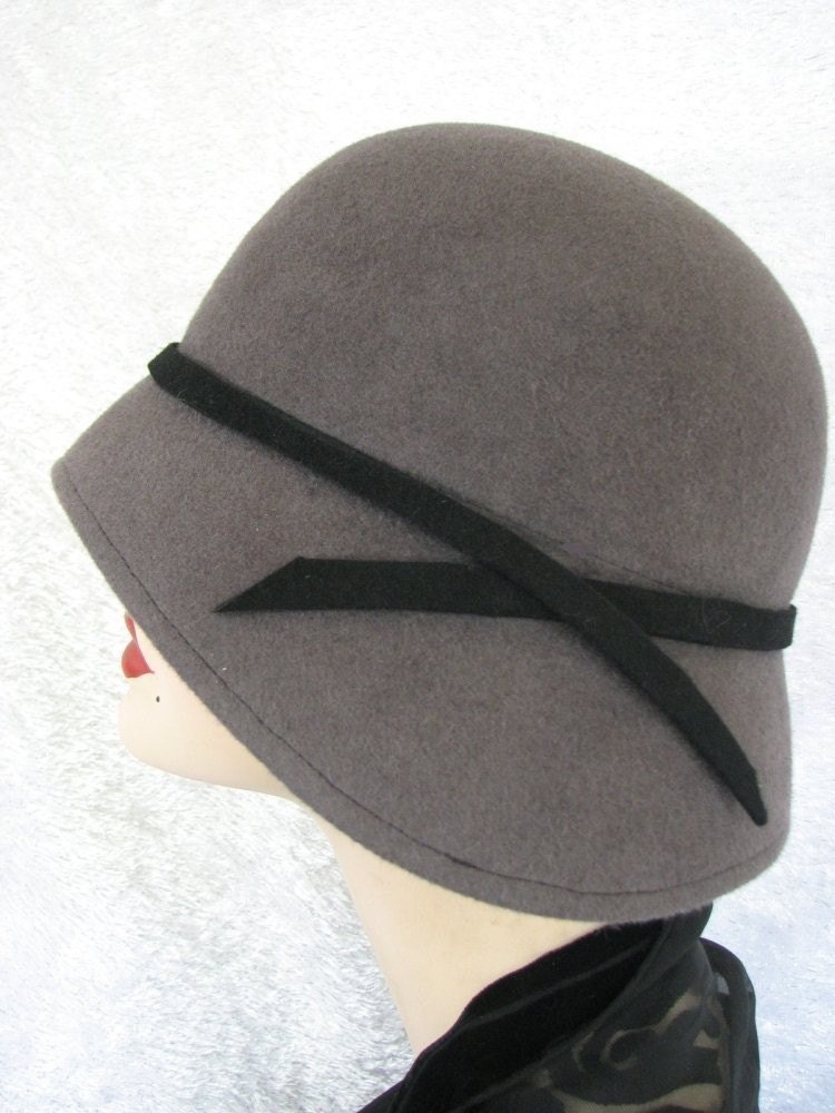 Cloche Wool Flapper Hat 1920s Art Deco - Simply Smashing