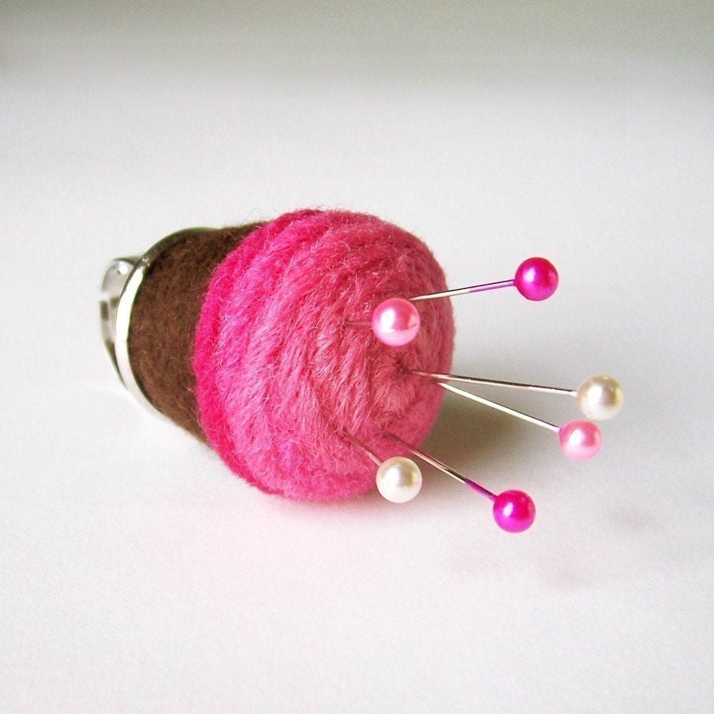 Pincushion Ring - Chocolate and Strawberry