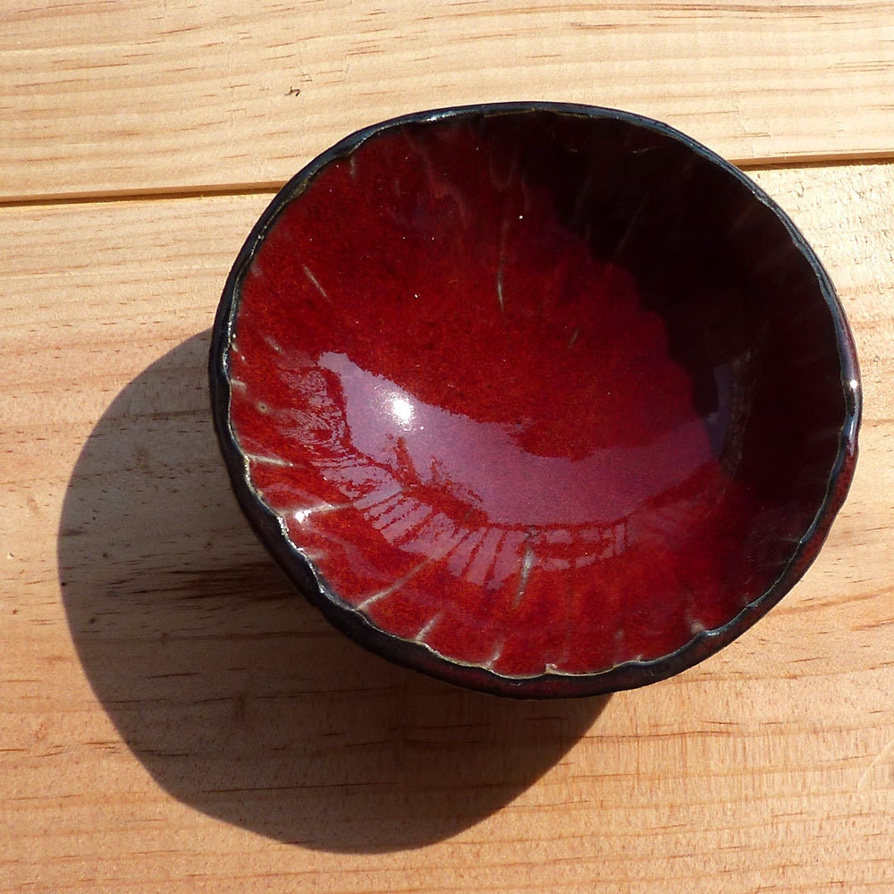 Scalloped Lava Tea Bowl