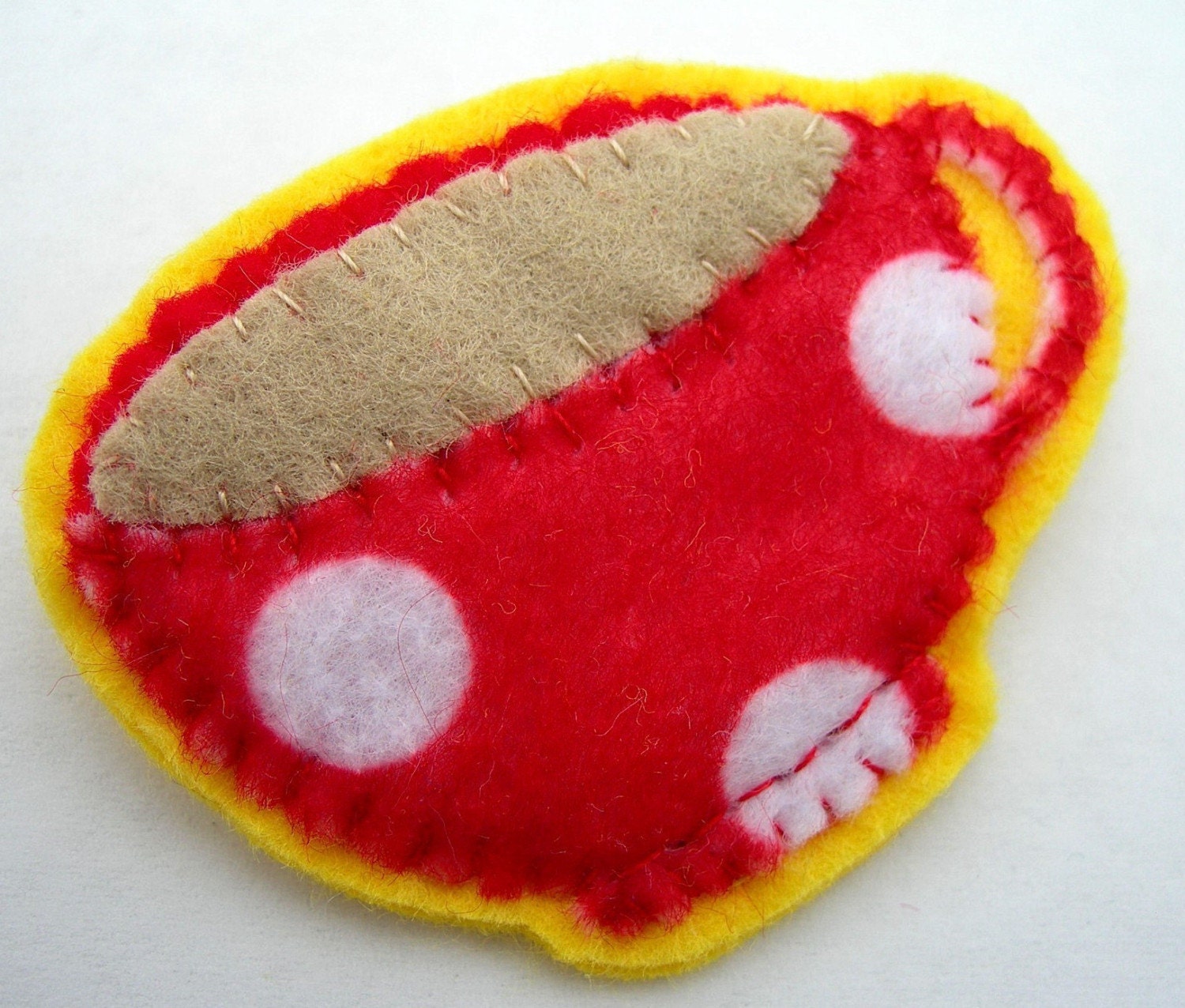 Red Polkadot Teacup, felt brooch
