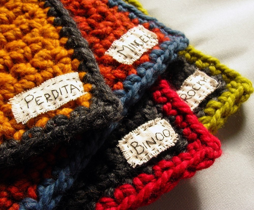 NEW colors - crocheted custom pretty Kitty Bed - Small