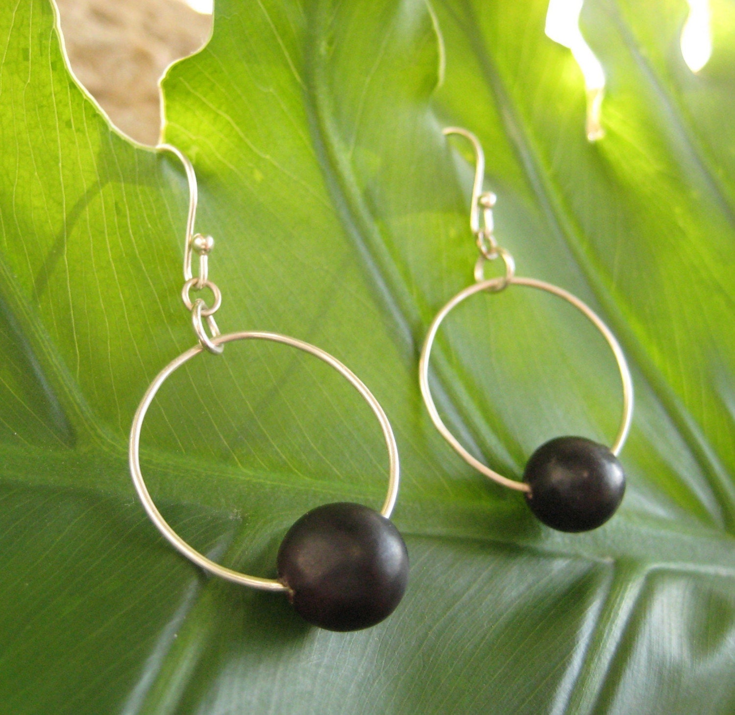 Fiesta - silver hoops with patacon seed