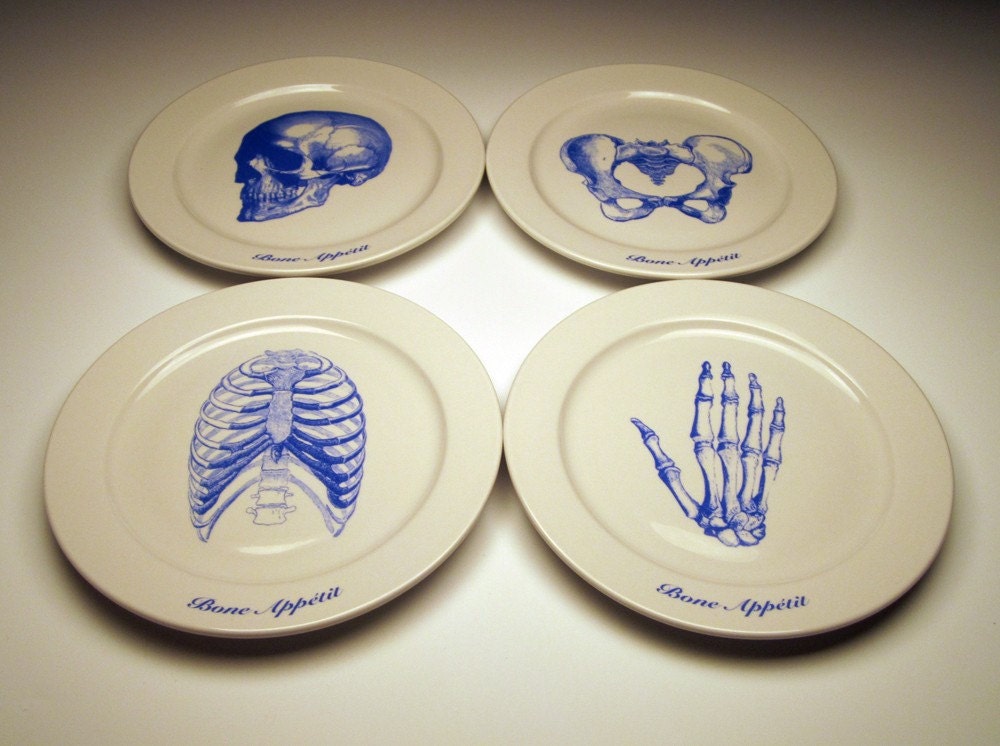 BONE APPETIT 9 inch dinner plates in BLUE