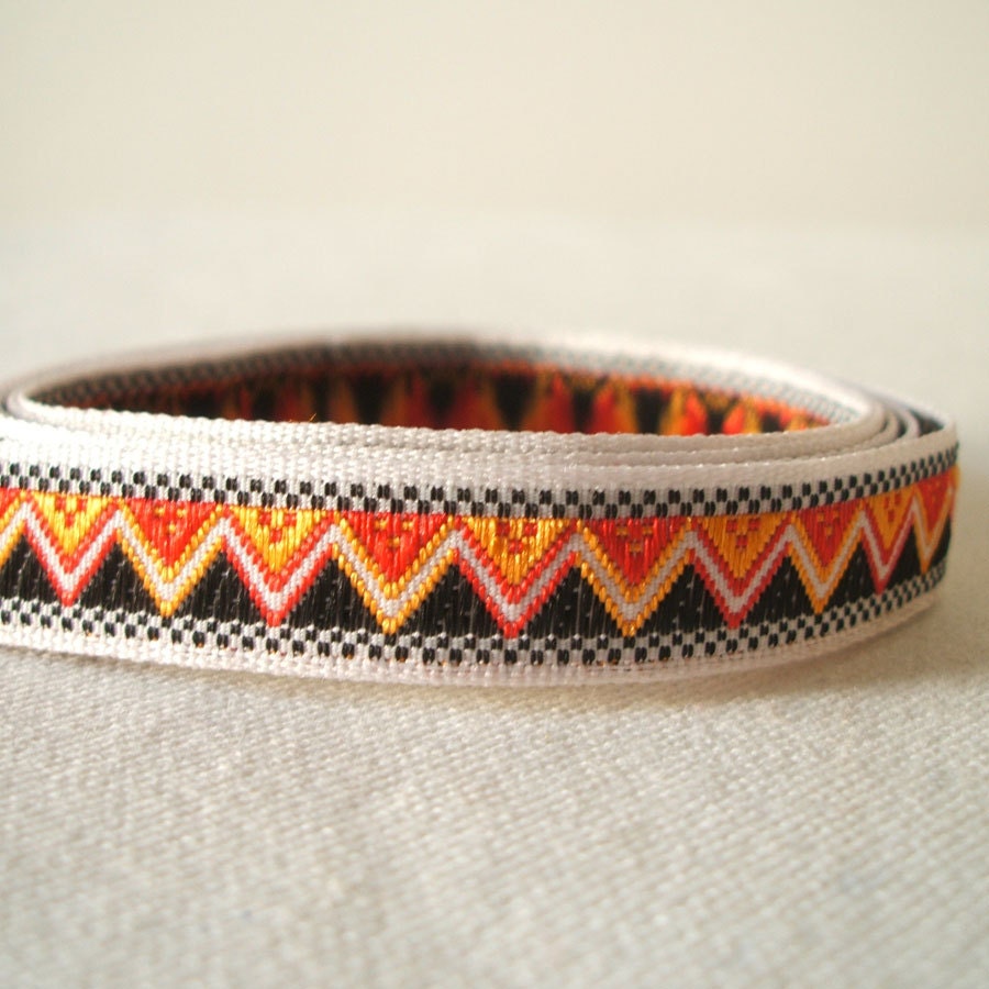 vintage mini zig zag trim in jet black and zesty orange 3 yards