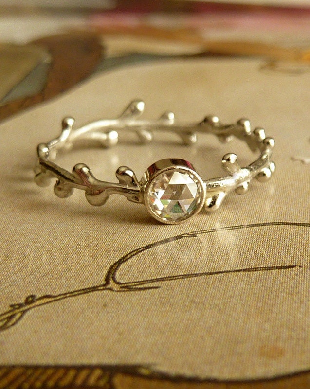 Rose Cut Moissanite Wreath Ring