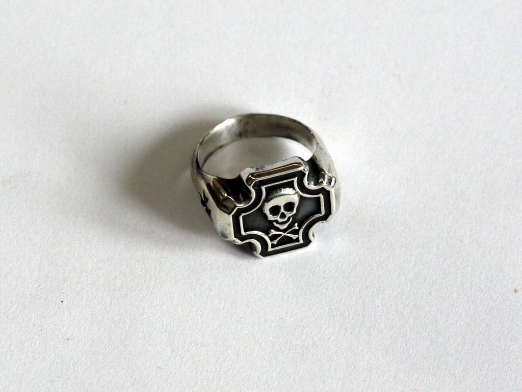 Classic Biker/Rocker-Style Sterling Silver Skull and Crossbones Ring