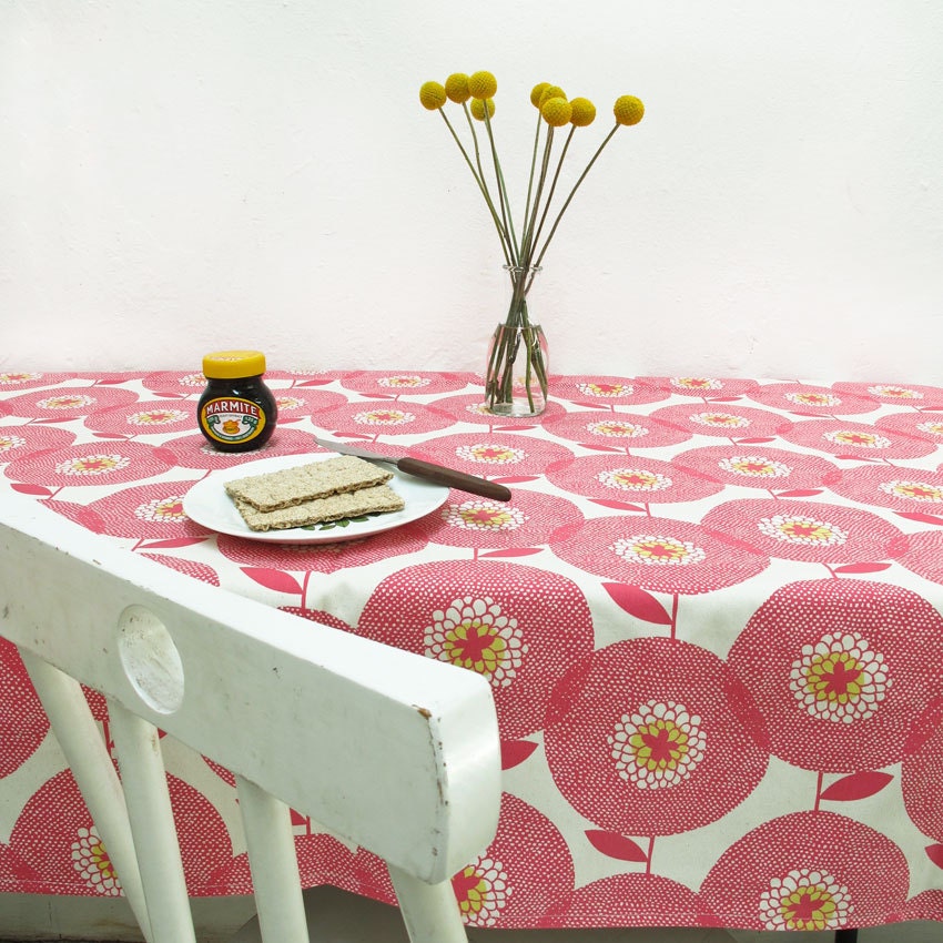 Flower field, in Rosy - Tablecloth