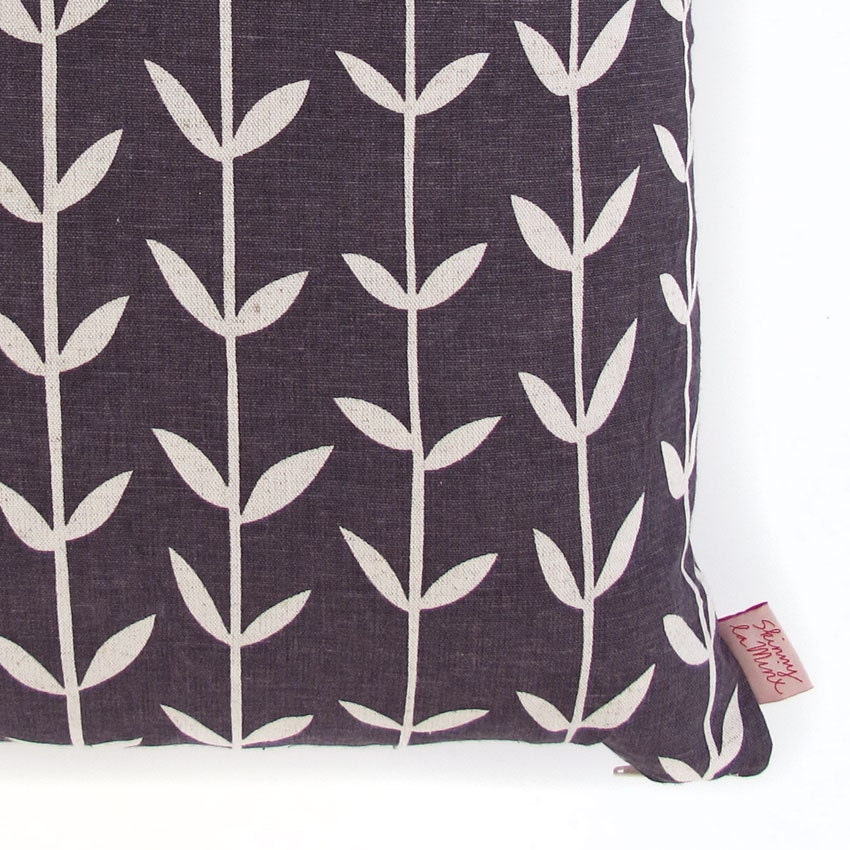 Cushion cover 50x50cm - Solid Orla, in Plum