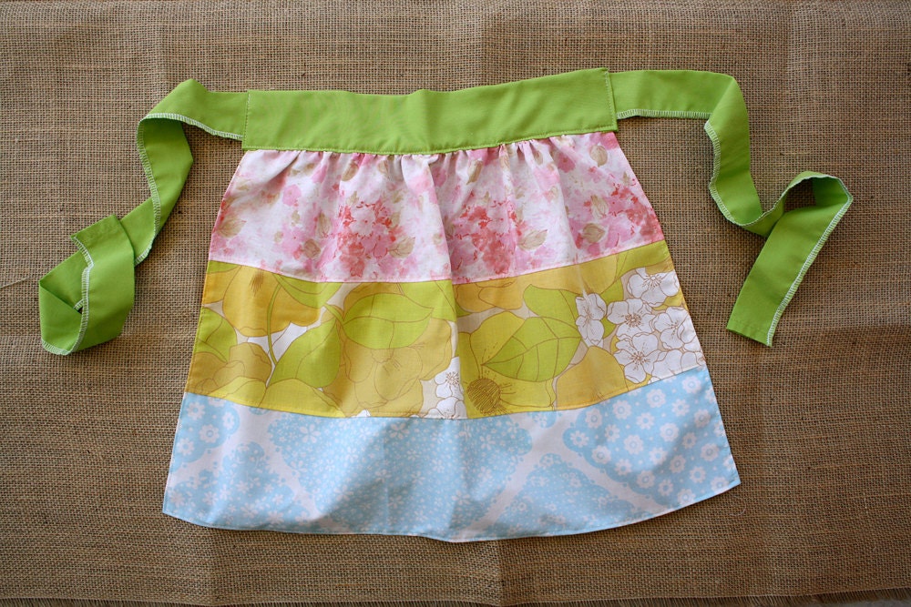 SALE - Little Girls Apron