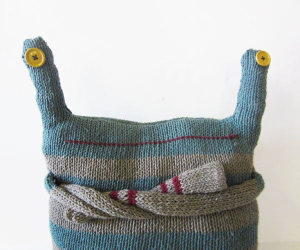 ORIGINAL - Beast Pillow - No.164, Rolf