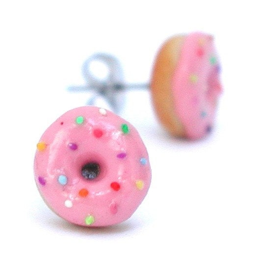 Donut stud earrings (pink sprinkles)
