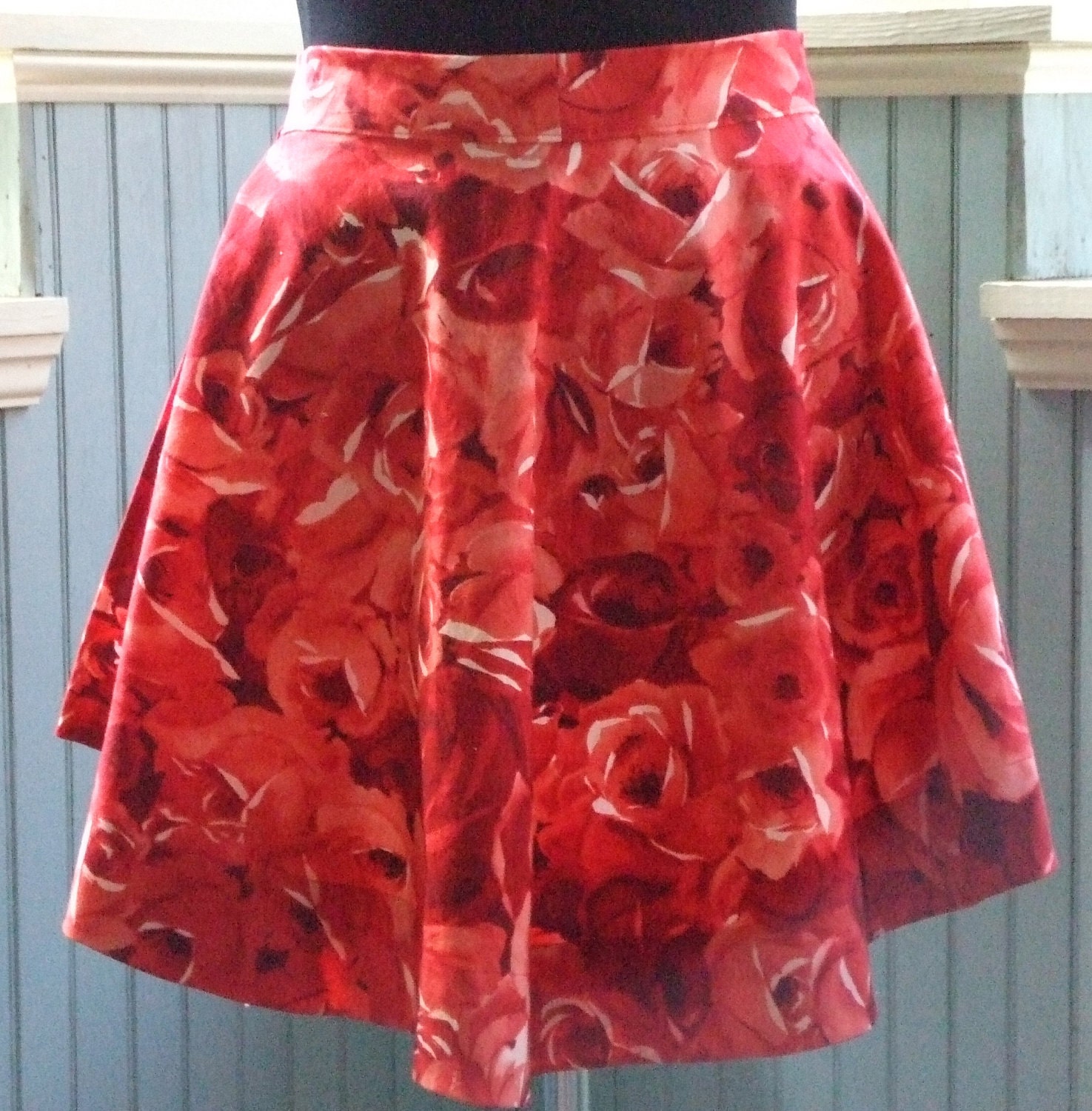 Red Red Rose Retro Style Half Apron