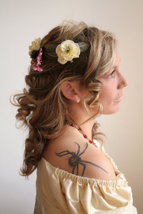 Cream Romantic antique looking Single flower fascinator hair piece