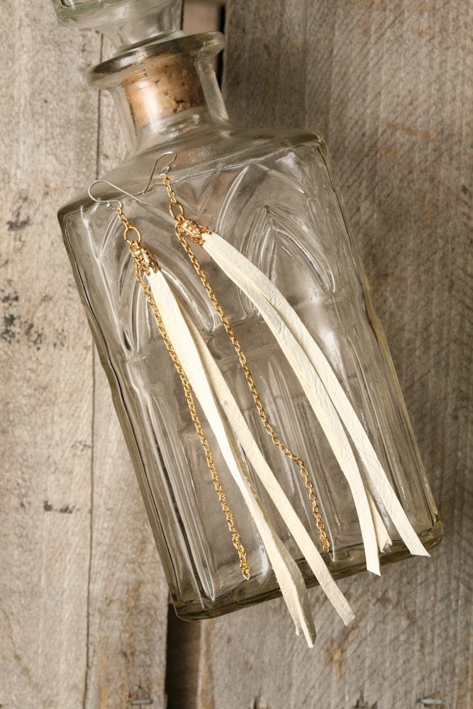 morining frost - long white leather tassel with gold colored chain