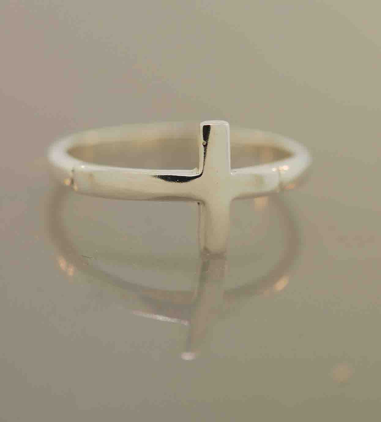 Side Cross Ring