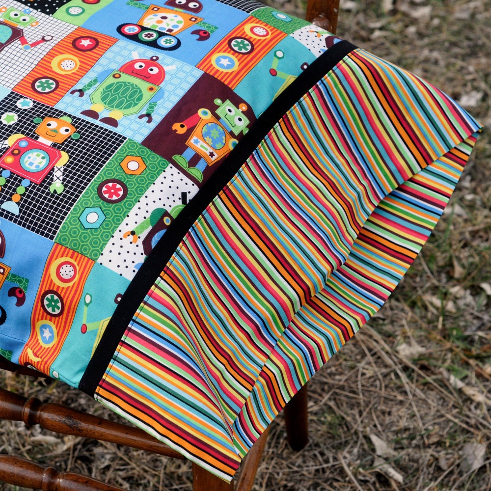 PLAYFUL ROBOTS, Standard Pillowcase, little boys bedroom bedding