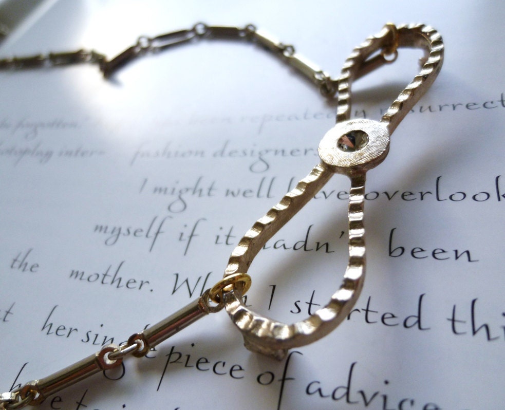 vintage bow pendant on bar chain - midcentury necklace - betty necklace