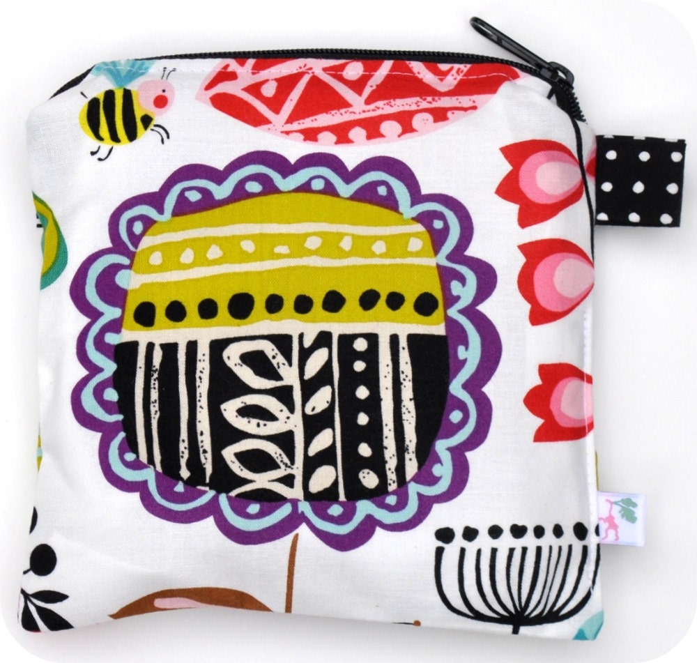 X Small 6.5 x 6.5 Wet bag / Reusable Snack Bag / Toys / Electronics / Alexander Henry June Bug Fabric / SEALED SEAMS