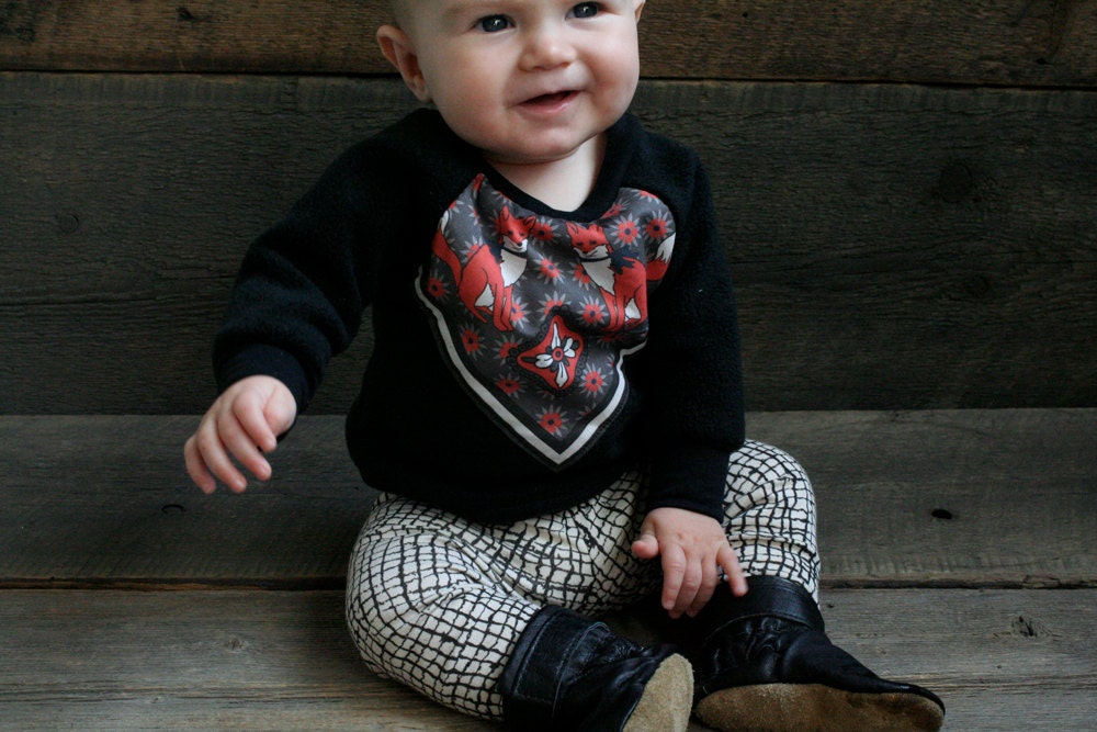Fox print baby sweatshirt- black fleece