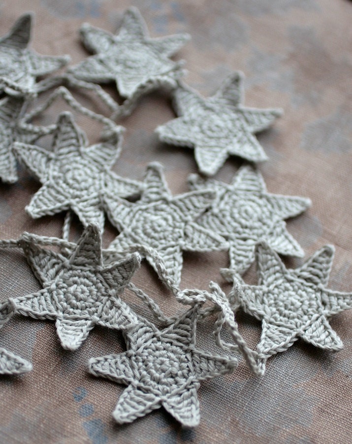 Crochet Garland - Wall Hanging - Small Bunting - Stars garland- Putty