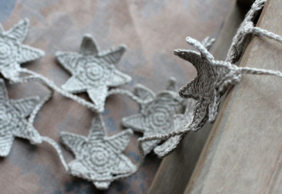 Crochet Garland - Wall Hanging - Small Bunting - Stars garland- Putty