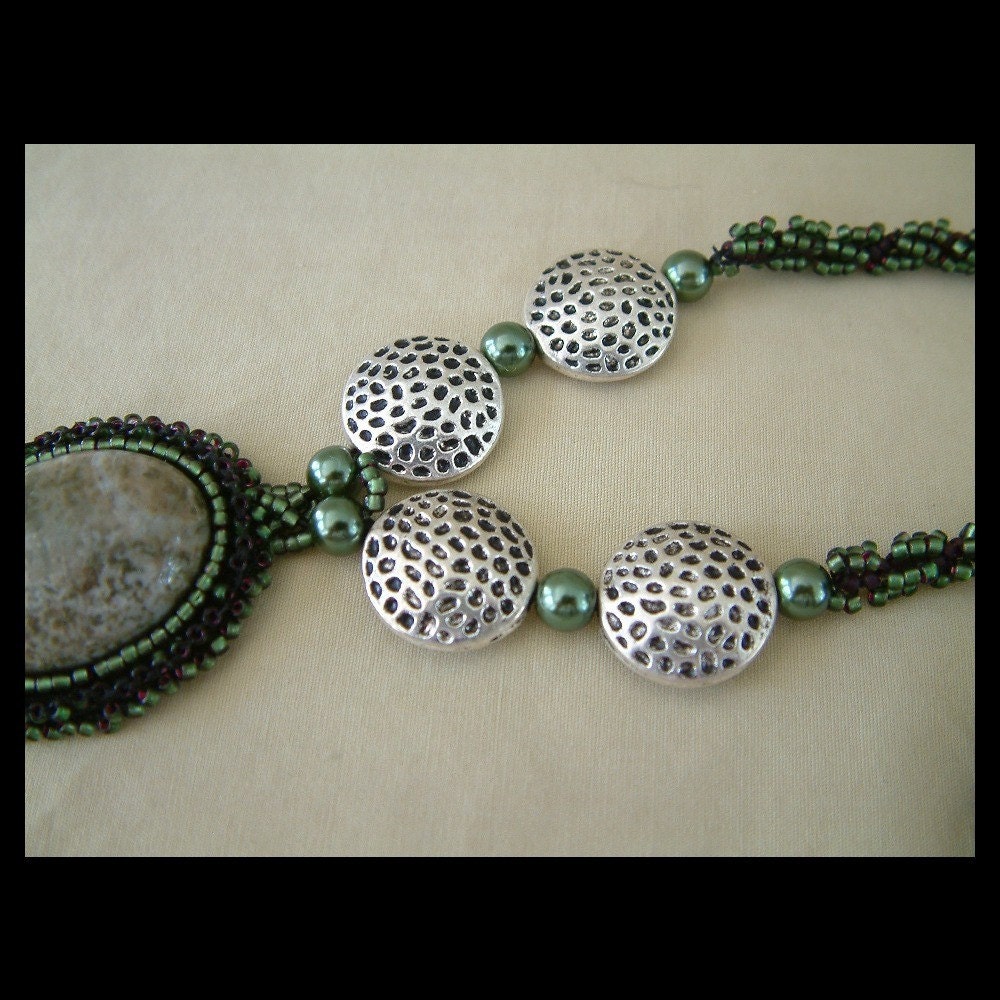 Raspberry Olives - Artisan Handmade Bead Woven Pendant Necklace