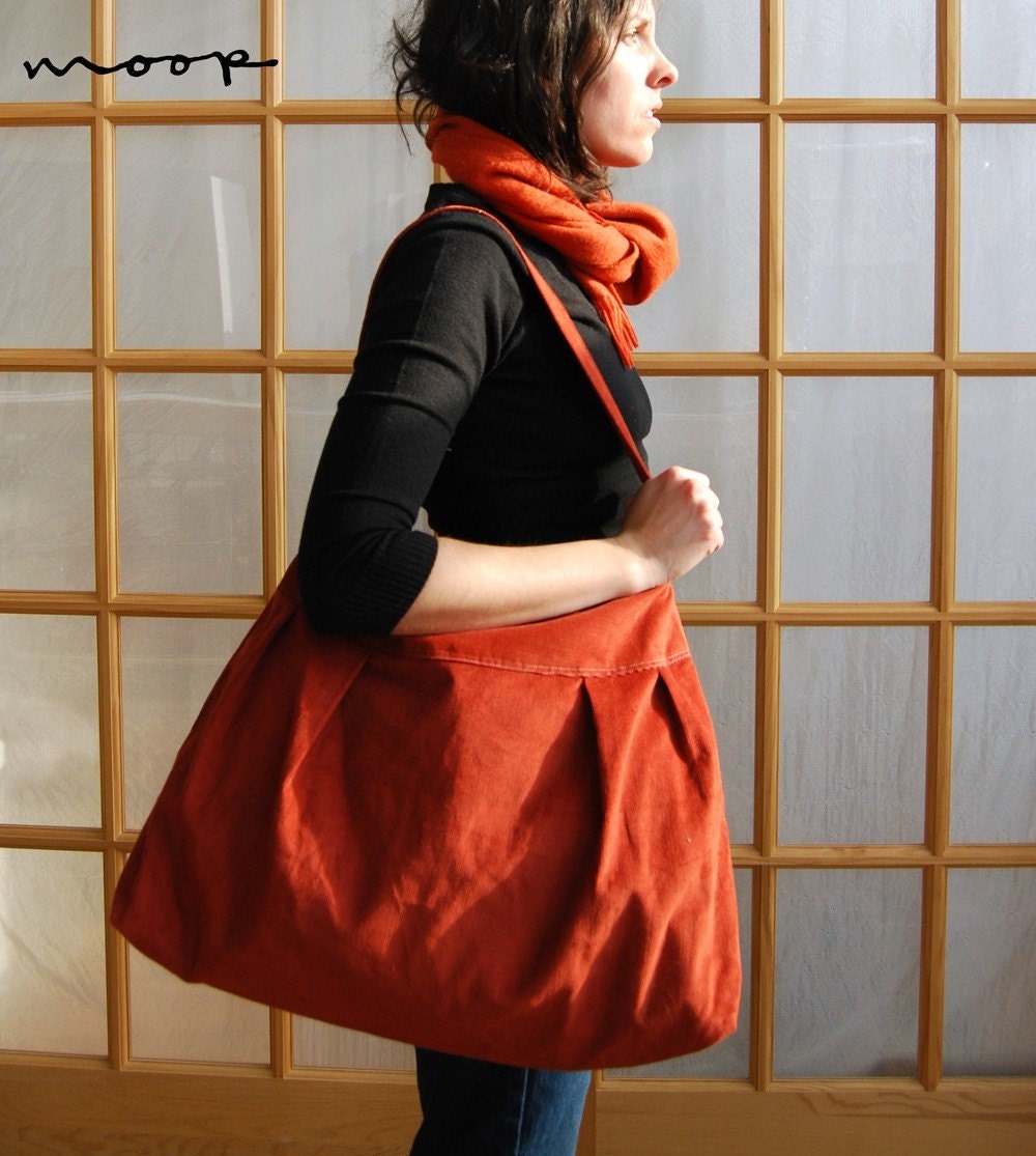 The market bag in two shades of burnt red
