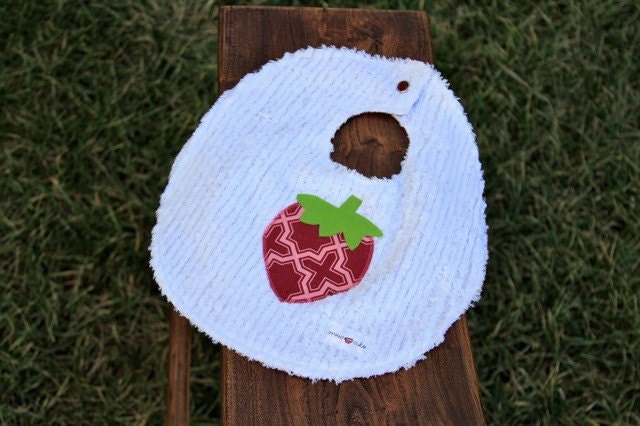 Toddler bib: berry sweet