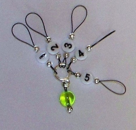 Knitting Row Counters, SnagFree Stitch Markers, Tiny Lime Counter Medium Loop Style Count to Ten