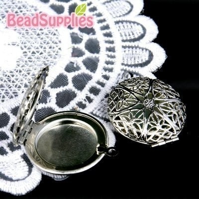 CH-ME-09066 - Nickel Free Silver Plated  filigree round lockets, 2 pcs