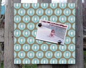 magnet board, blue & brown circles