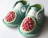 Gingham Blossom baby shoes as seen on Babyology