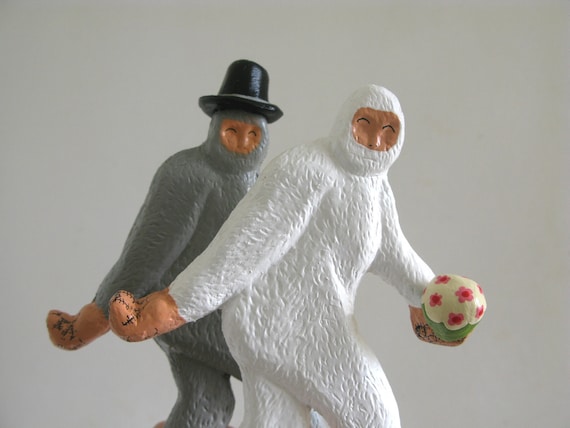 Wedding Cake Toppers - Large Bigfoot Couple