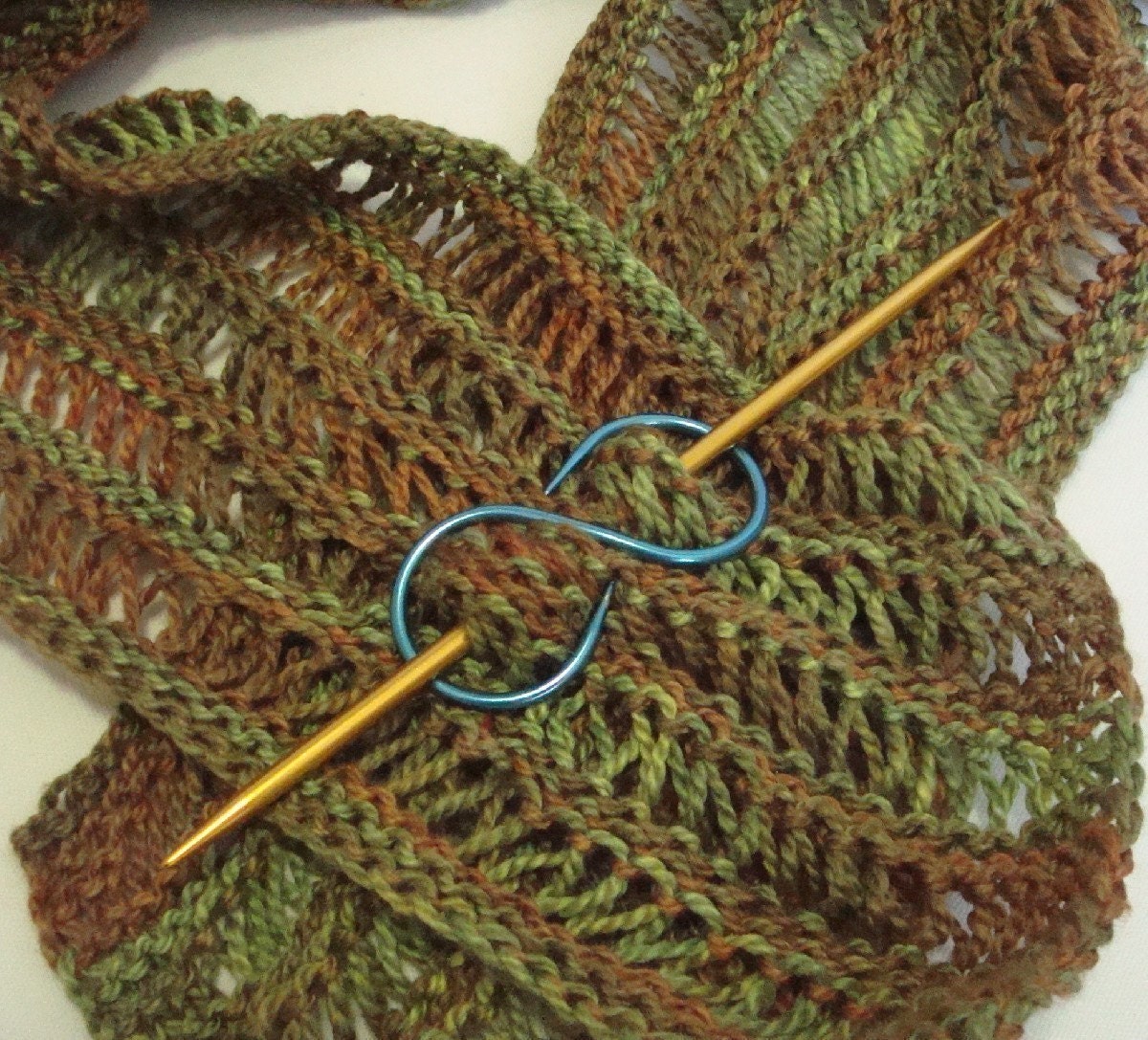 Scroll shawl pin