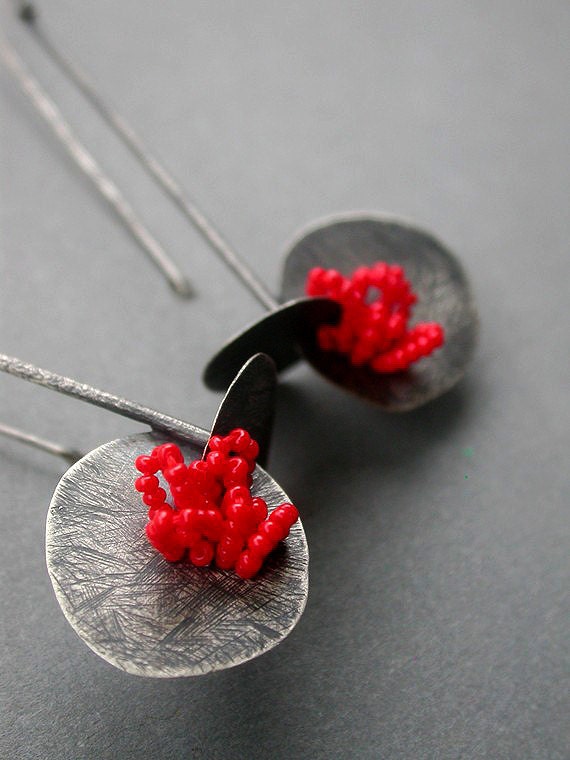 hot red orange long dangle sewn beaded earrings contemporary art jewelry jaime jo fisher neon hot poppy lipstick red