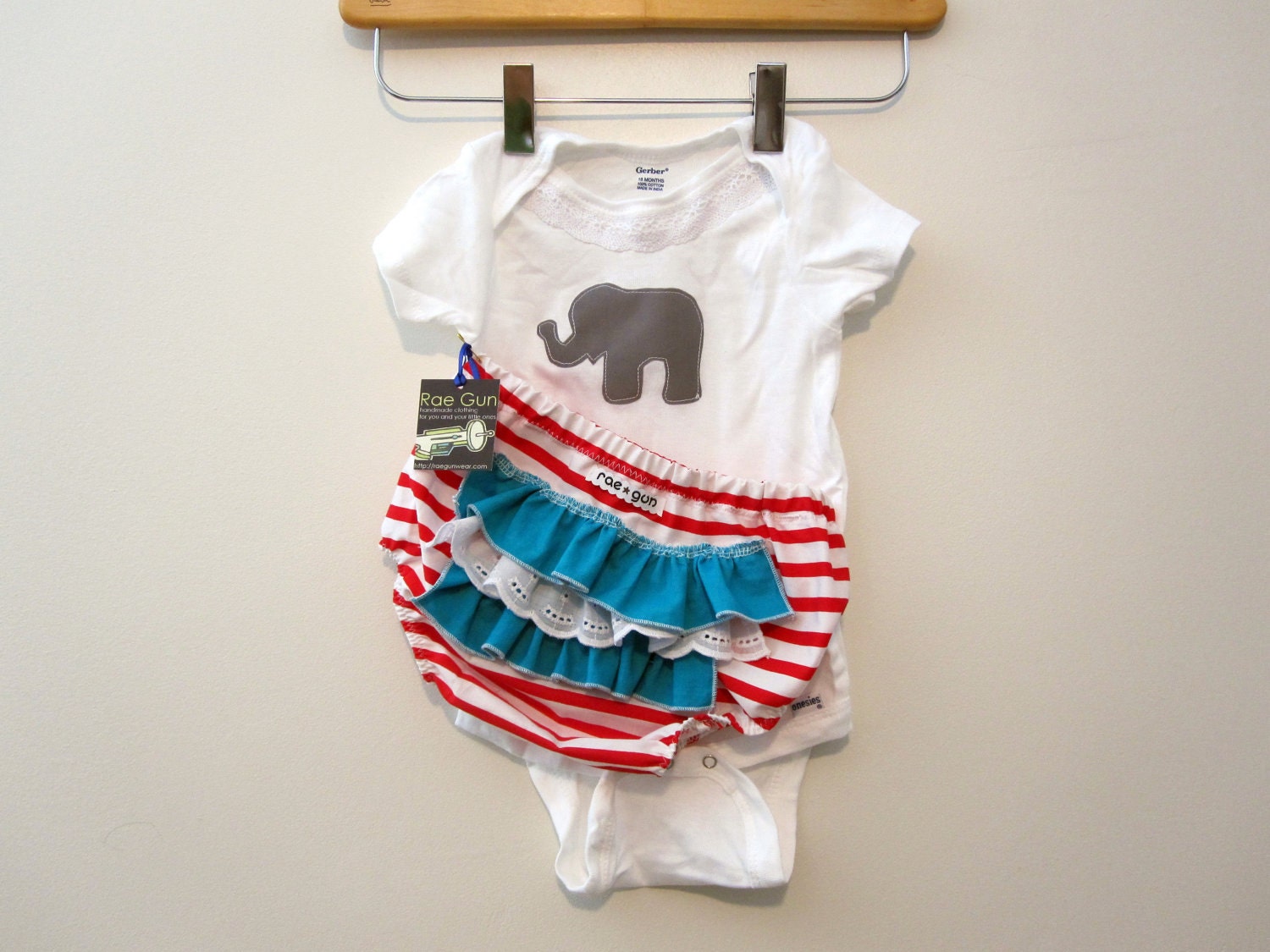 Onesie - Girl Circus Elephent -Ruffle diaper covers gift set - Ruffle bum - Baby