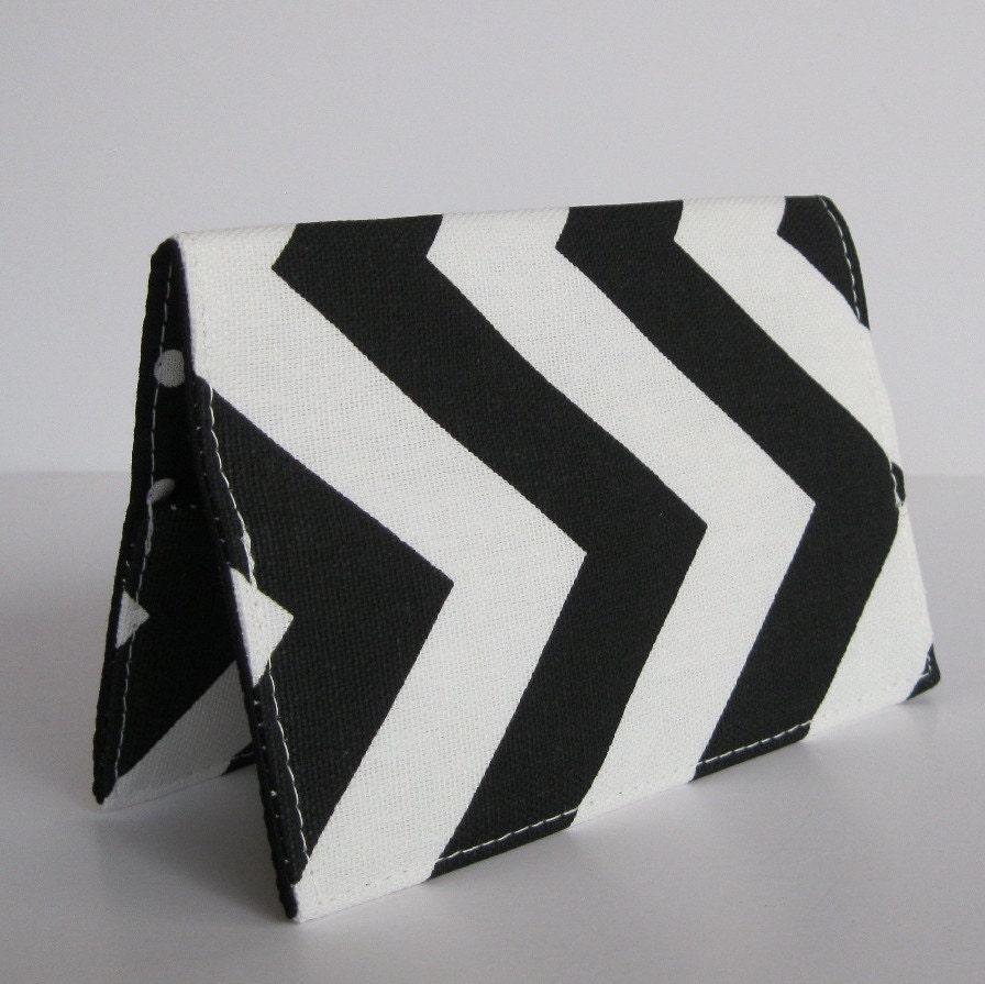 Passport Cover Case Holiday Travel - Black White Chevron Zig Zag