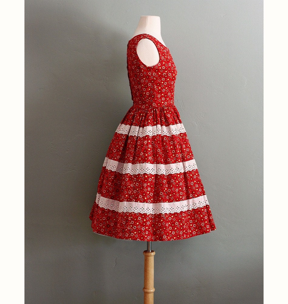 50s XS Red Calico Printed Swing DRESS