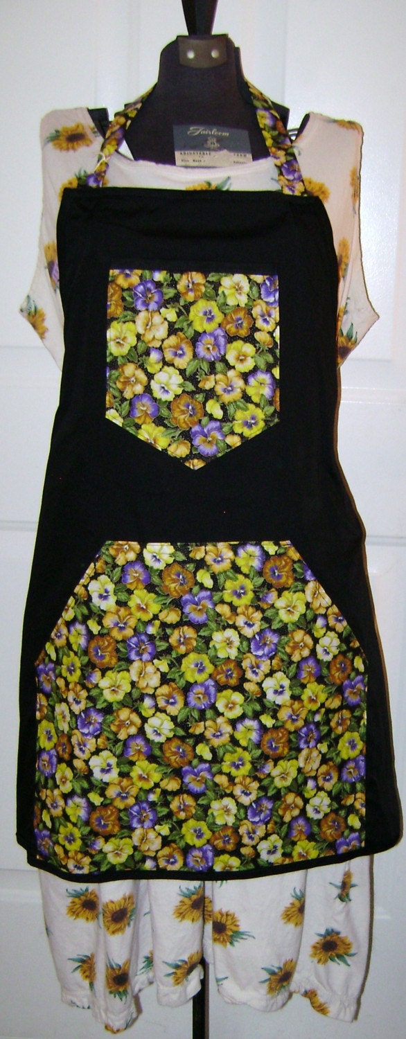 Bib Apron with Pansy Pockets  (2011)