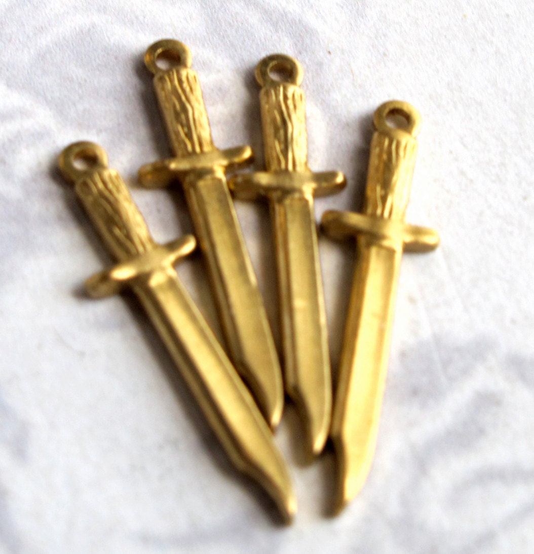 Brass Dagger Charms (6X) (M456)