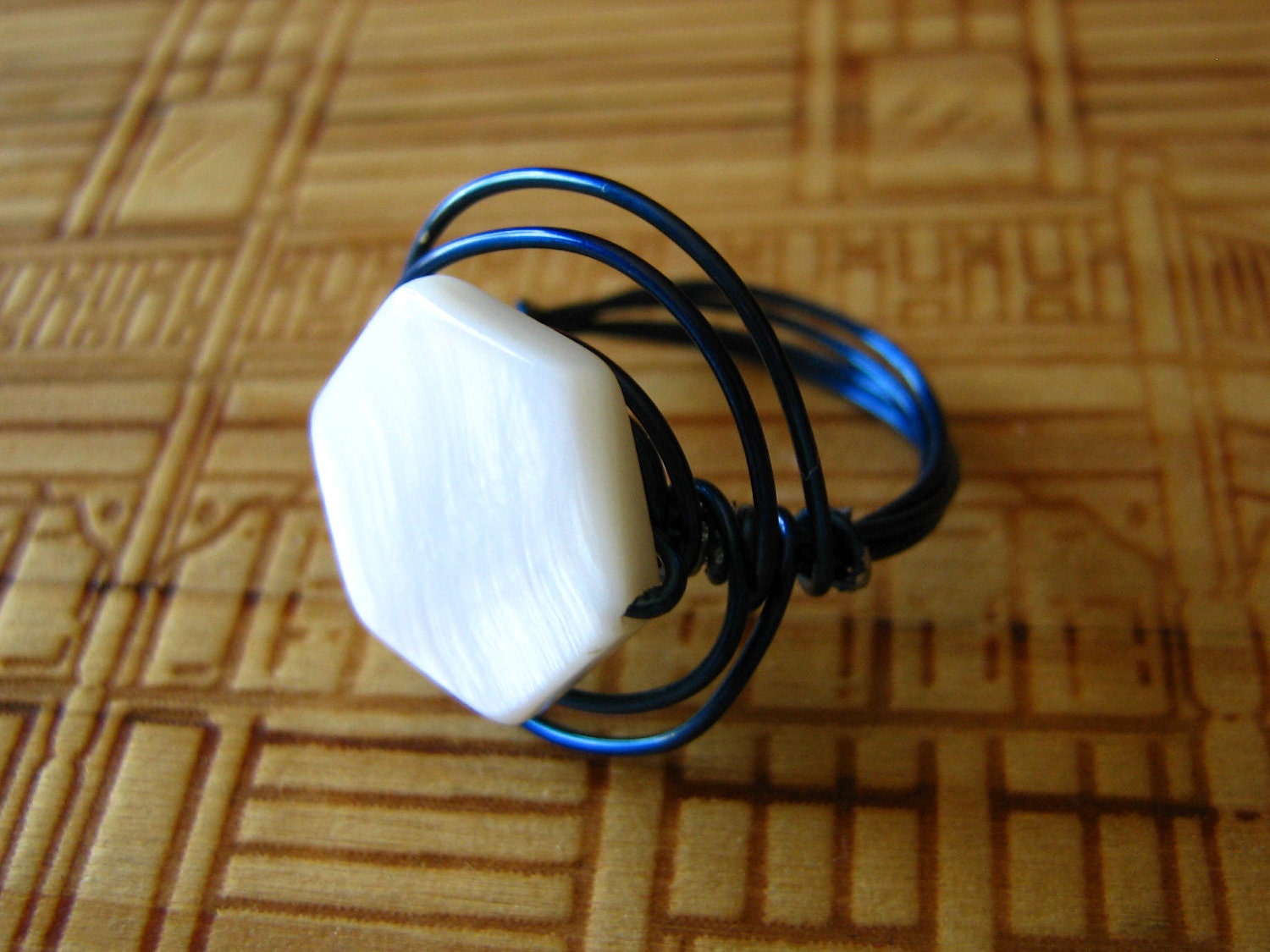 Hexagon mother of pearl and wire Ring