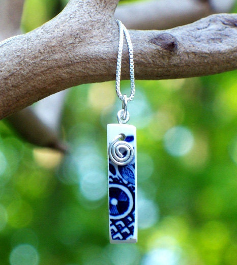 Vintage Blue Willow Closed Spiral Necklace