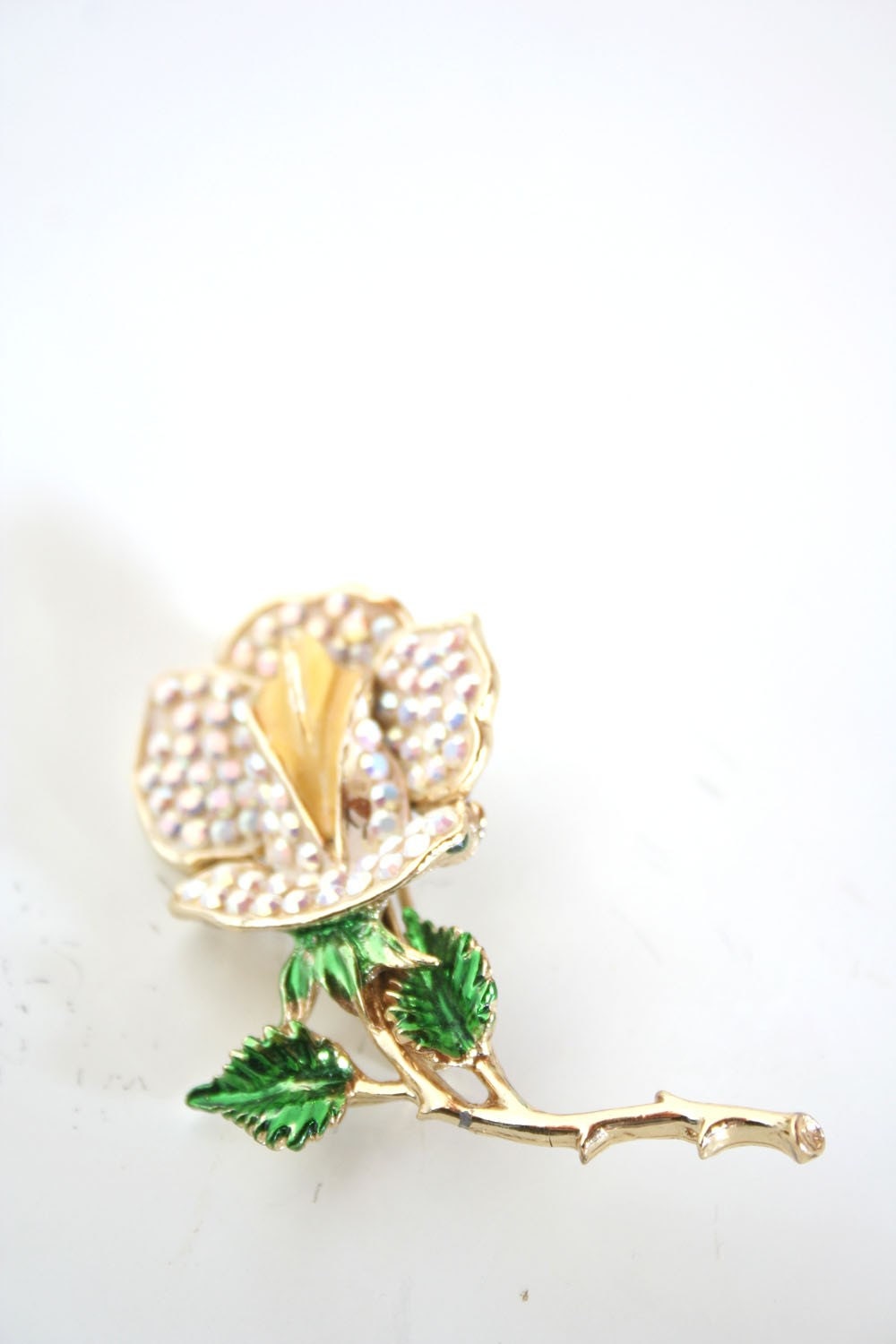 Vintage 1960s Rhinestone Sparkle Flower Pin