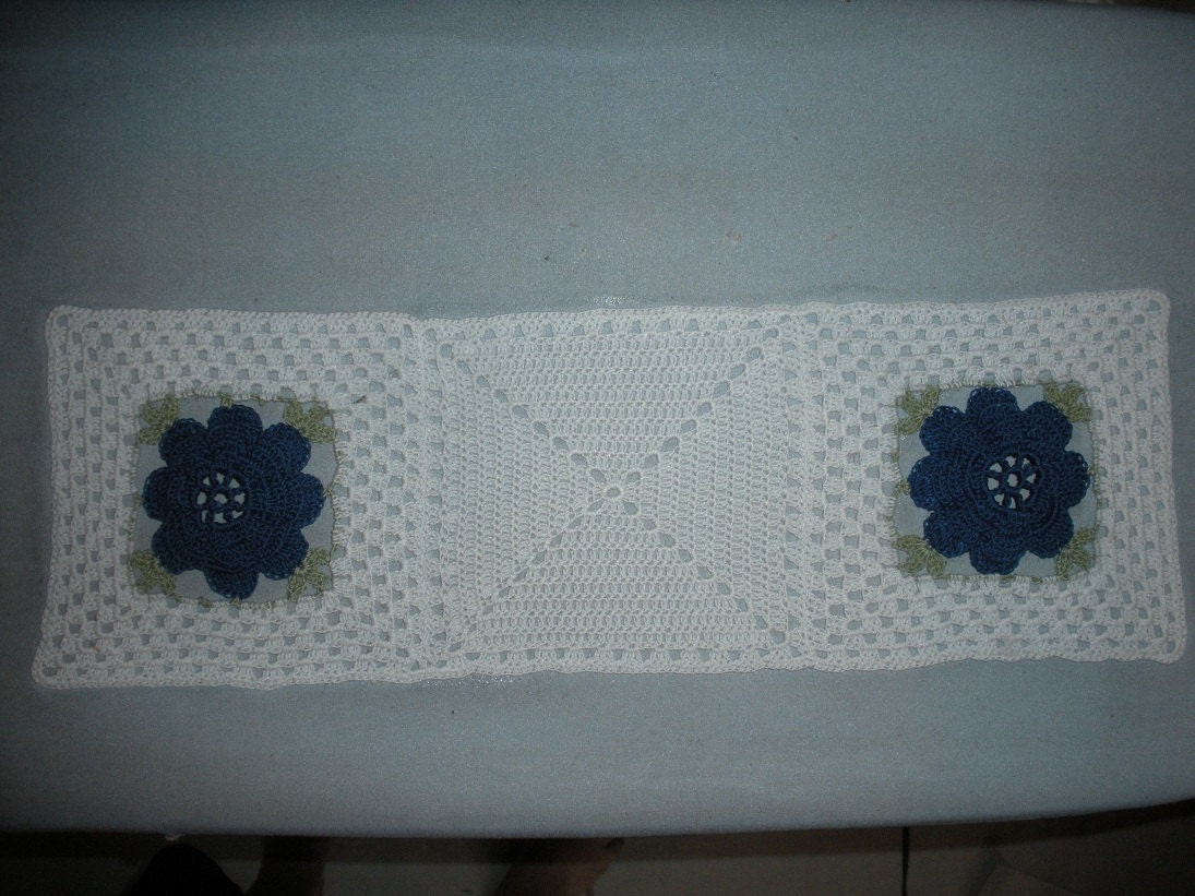 mini table runner