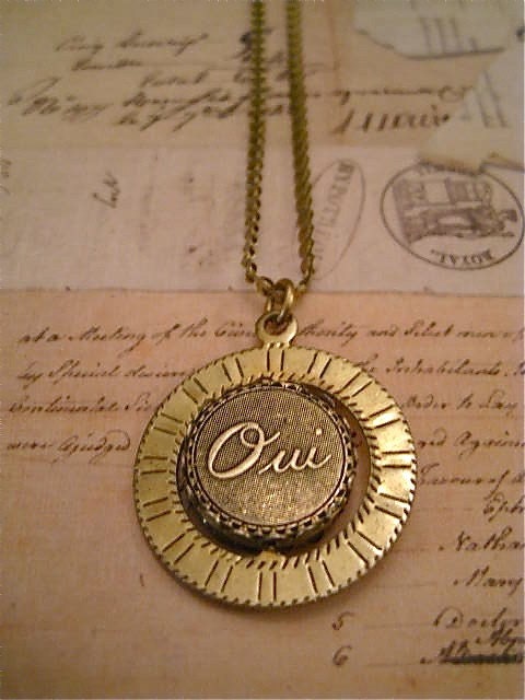 Oui and Non Spinner Necklace