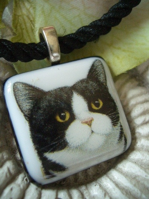 Pet Memorial Necklace - Cat , Dog Key Chain - Pet Cremains Memorial Fused Glass Custom Made Pendant  & Necklace